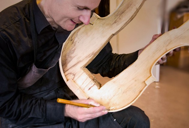 Atelier de luthier – construction violoncelles neuf
